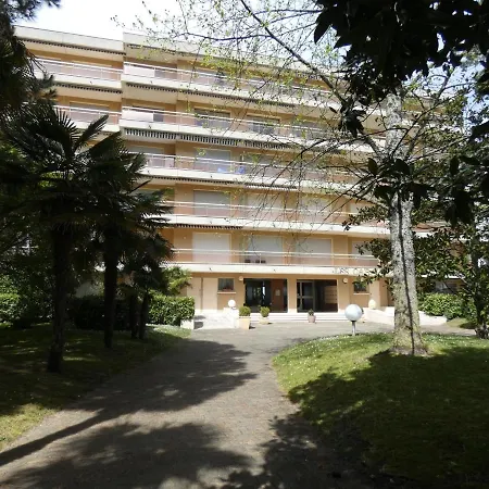 T2 Rdc Avec Jardinet Et Acces Direct Plage, Parking Securise, Proche Commerces - Fr-1-374-2 Appartement