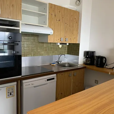 T2 Rdc Avec Jardinet Et Acces Direct Plage, Parking Securise, Proche Commerces - Fr-1-374-2 *