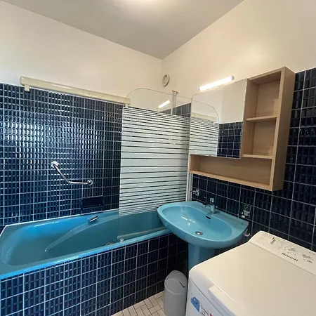 T2 Rdc Avec Jardinet Et Acces Direct Plage, Parking Securise, Proche Commerces - Fr-1-374-2 *
